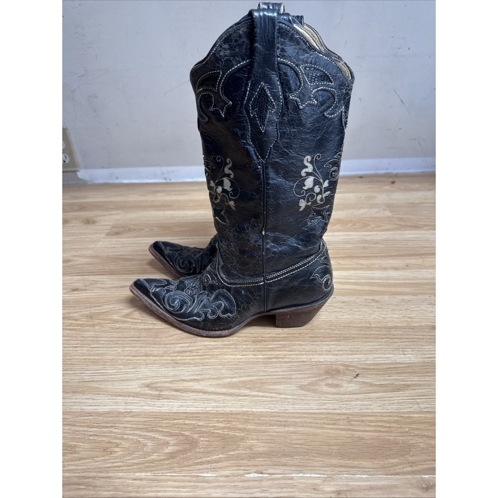 Corral Boots Women Vintage Cowgirl Style, Crackle Bone Embroidered Size 8.5M
